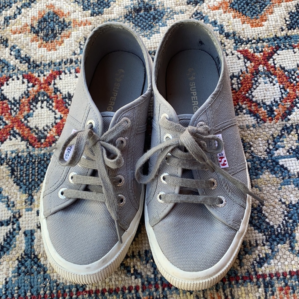 Grey Superga 38
